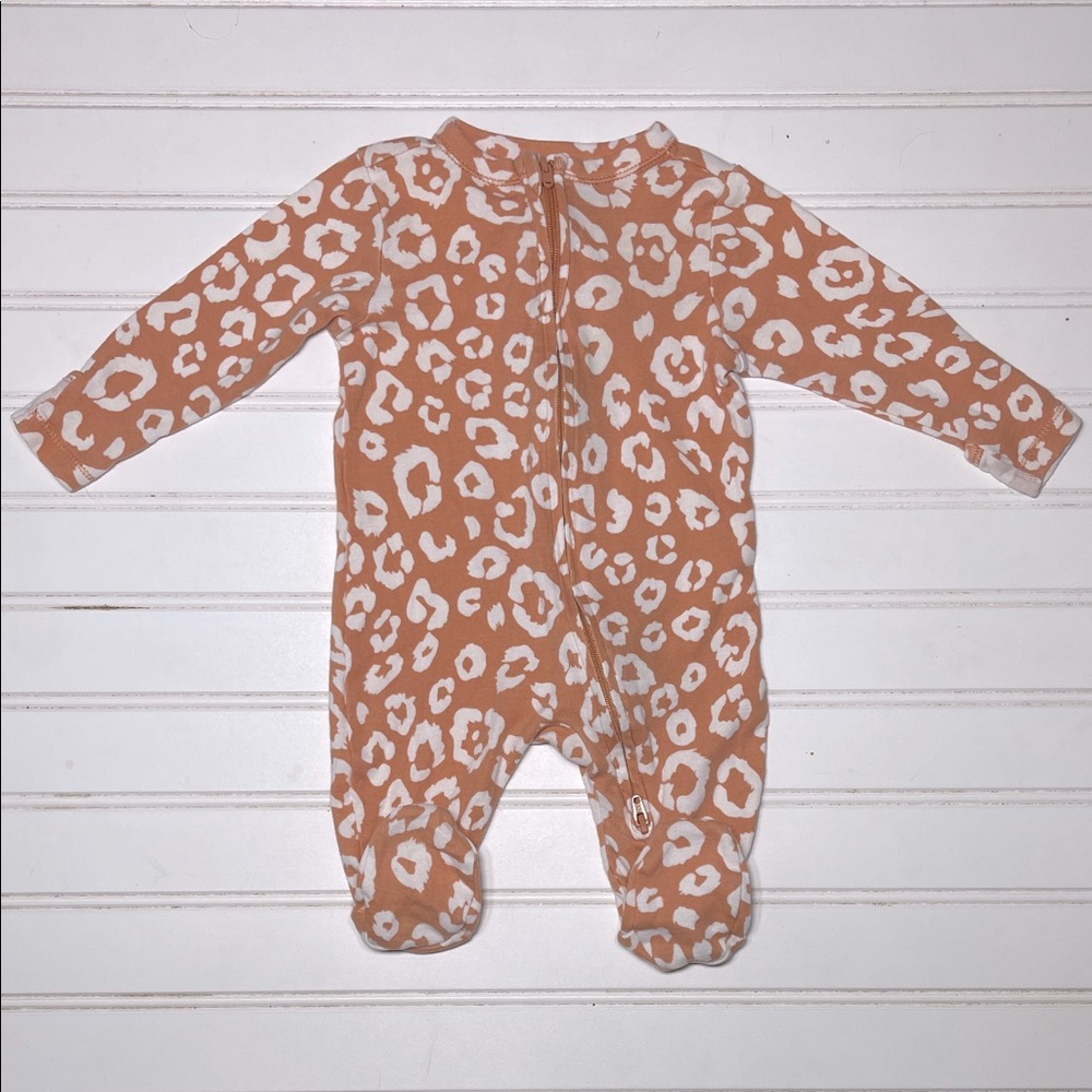 OLD NAVY VGUC 100% Cotton Animal Cheetah Print Zip
Up Footie Pajamas